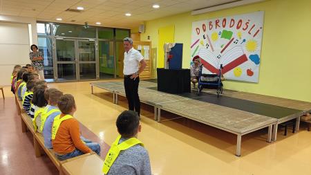 prvošolci _ oš prestranek (18)